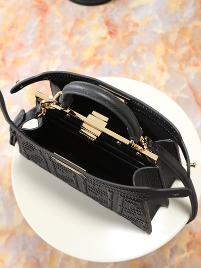 フェンディバッグ全体デザイン